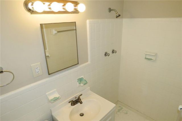 2630 Colonial Drive, College Park, GA 30337