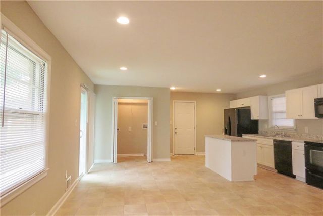 2630 Colonial Drive, College Park, GA 30337