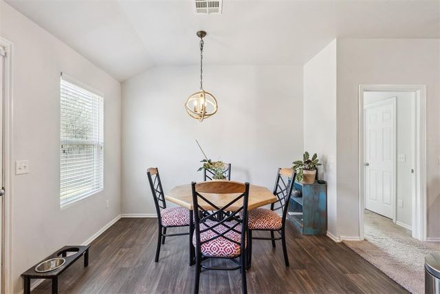 10124 Sussex Place, The Village, OK 73120