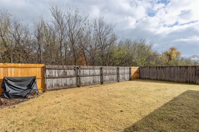10124 Sussex Place, The Village, OK 73120