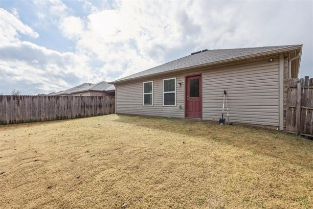 10124 Sussex Place, The Village, OK 73120