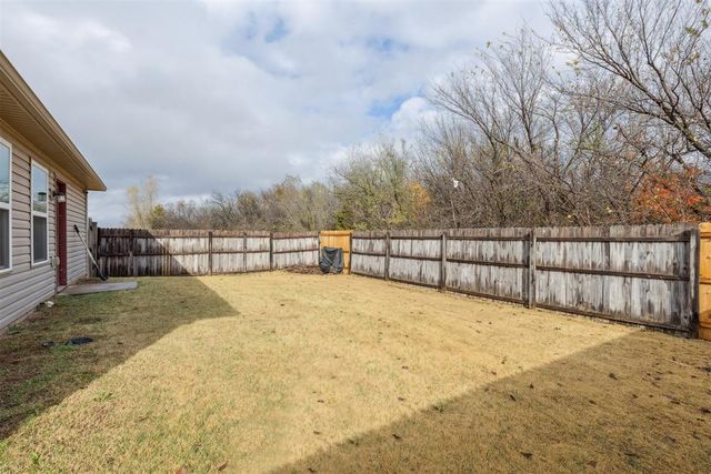 10124 Sussex Place, The Village, OK 73120