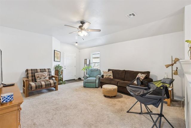 10124 Sussex Place, The Village, OK 73120