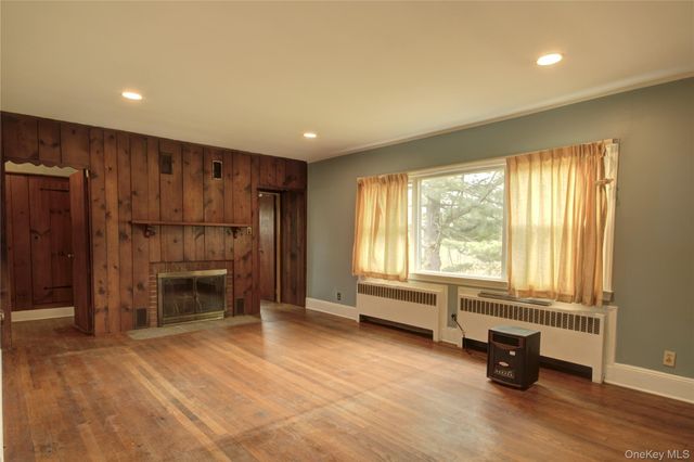 32 Burrow Drive, Highland Mills, NY 10930