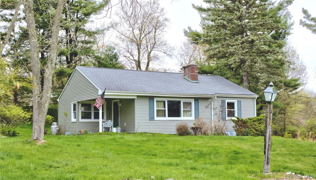 32 Burrow Drive, Highland Mills, NY 10930