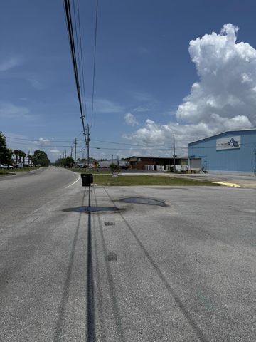 627 NW Anchors Street, Fort Walton Beach, FL 32548