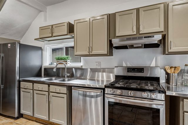 1011 Lopez Street, Santa Fe, NM 87501