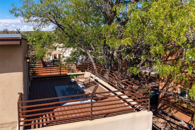 1011 Lopez Street, Santa Fe, NM 87501