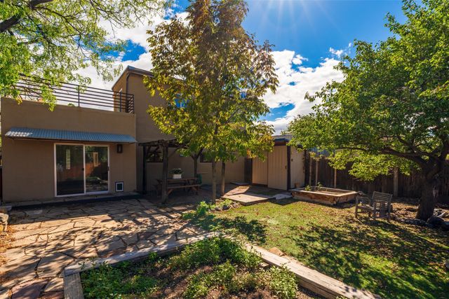 1011 Lopez Street, Santa Fe, NM 87501
