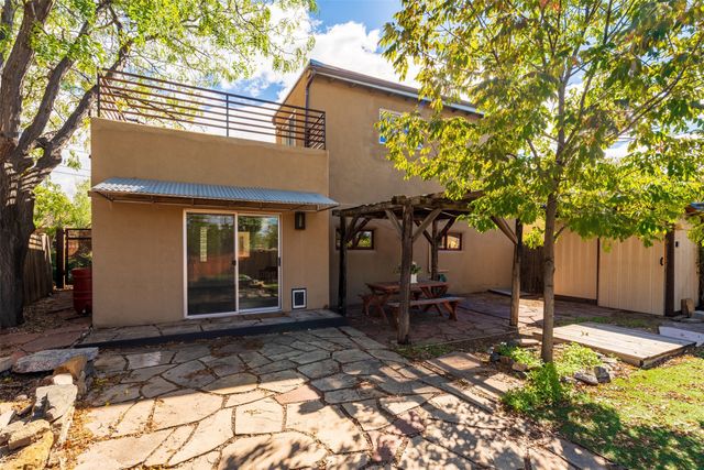1011 Lopez Street, Santa Fe, NM 87501
