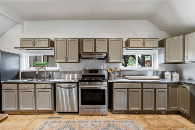 1011 Lopez Street, Santa Fe, NM 87501