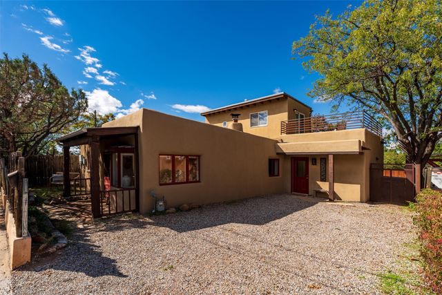 1011 Lopez Street, Santa Fe, NM 87501