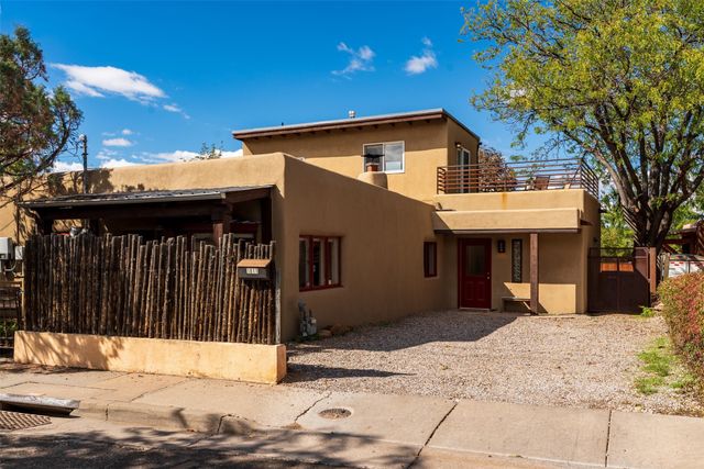 1011 Lopez Street, Santa Fe, NM 87501