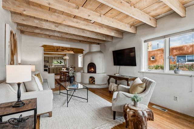 1011 Lopez Street, Santa Fe, NM 87501