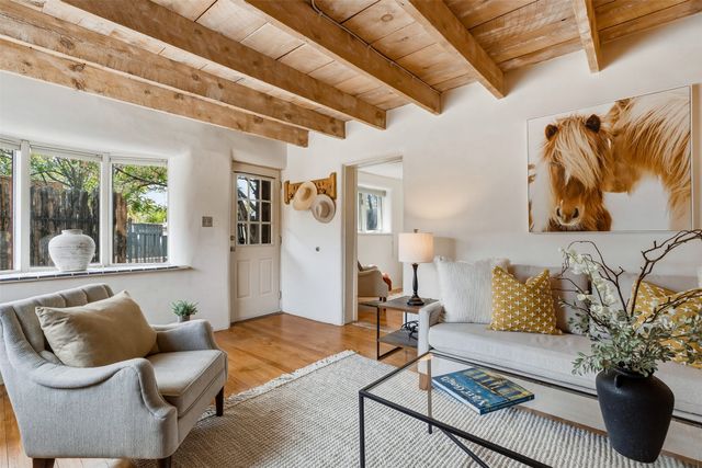 1011 Lopez Street, Santa Fe, NM 87501