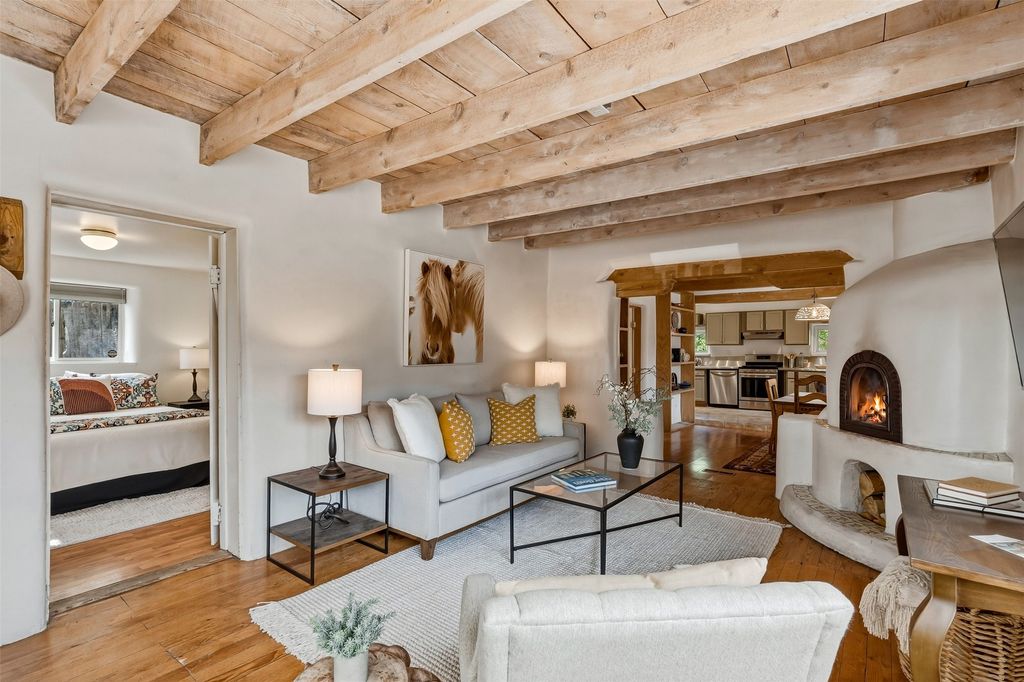 1011 Lopez Street, Santa Fe, NM 87501
