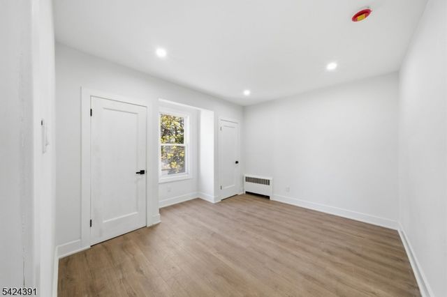66 Girard Pl, Newark City, NJ 07108