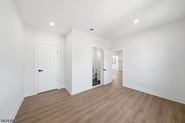 66 Girard Pl, Newark City, NJ 07108