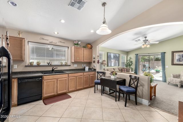 989 E TAYLOR Trail, San Tan Valley, AZ 85143