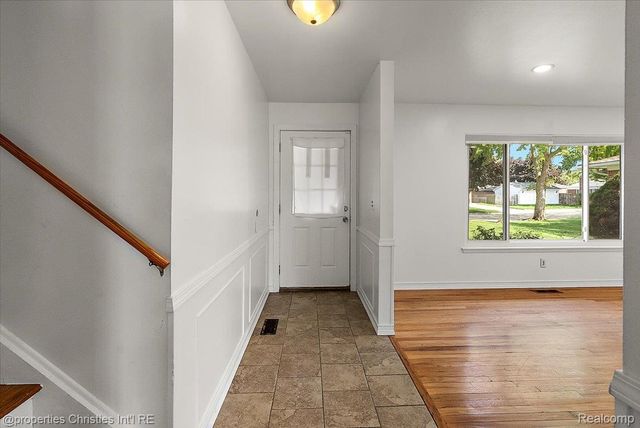 8912 Ardel Drive, Sterling Heights, MI 48314