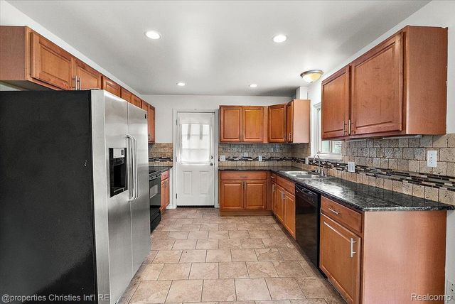 8912 Ardel Drive, Sterling Heights, MI 48314