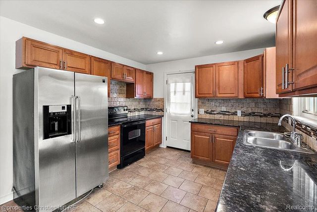 8912 Ardel Drive, Sterling Heights, MI 48314
