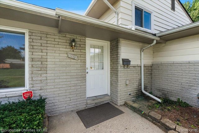 8912 Ardel Drive, Sterling Heights, MI 48314