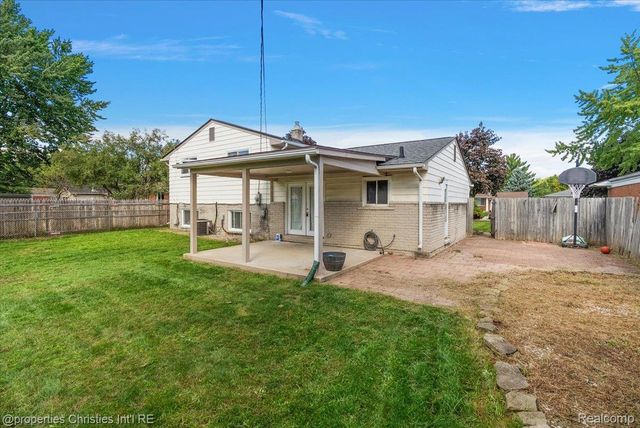 8912 Ardel Drive, Sterling Heights, MI 48314