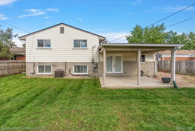 8912 Ardel Drive, Sterling Heights, MI 48314