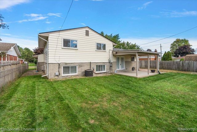 8912 Ardel Drive, Sterling Heights, MI 48314