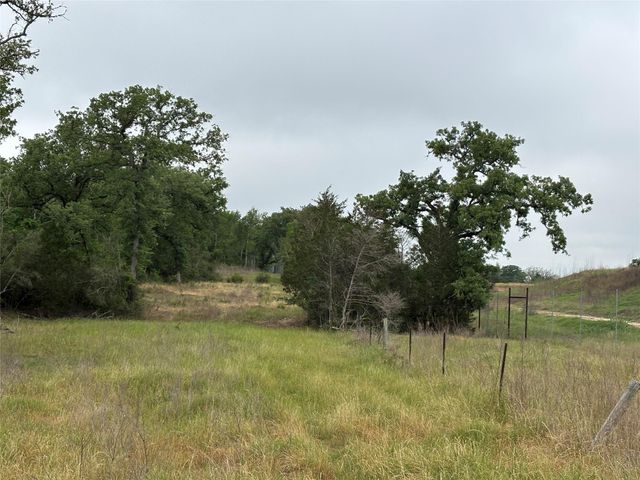 2250 Old Lockhart RD, Plum, TX 78952