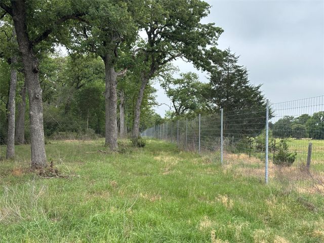 2250 Old Lockhart RD, Plum, TX 78952