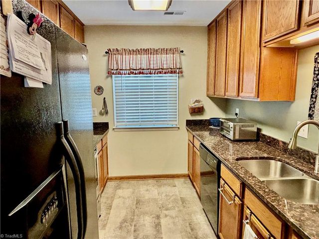 2407 Patriot Way B, Greensboro, NC 27408