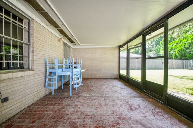7719 Clarewood Drive, Houston, TX 77036