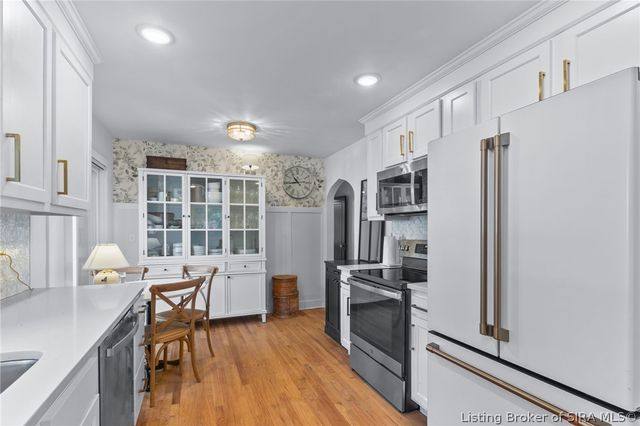 1901 Utica Pike, Jeffersonville, IN 47130