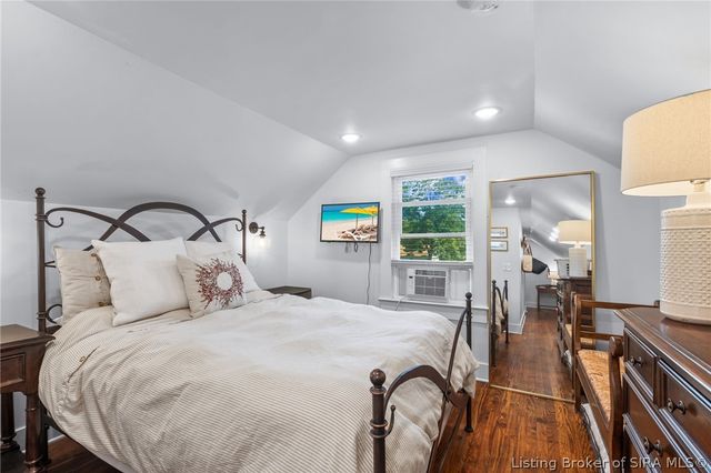 1901 Utica Pike, Jeffersonville, IN 47130