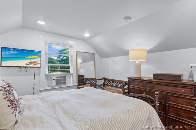1901 Utica Pike, Jeffersonville, IN 47130