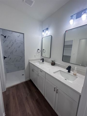 5717 San Jacinto Drive, Granbury, TX 76048