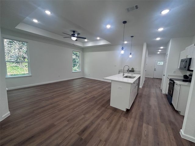 5717 San Jacinto Drive, Granbury, TX 76048