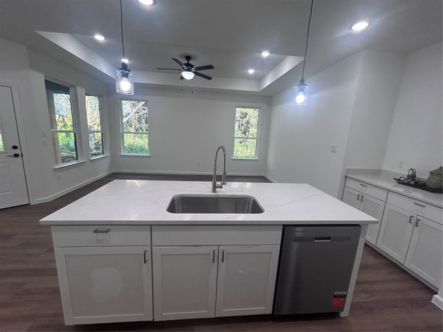 5717 San Jacinto Drive, Granbury, TX 76048