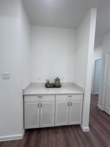 5717 San Jacinto Drive, Granbury, TX 76048