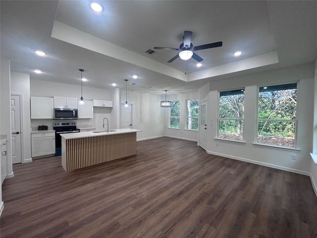 5717 San Jacinto Drive, Granbury, TX 76048