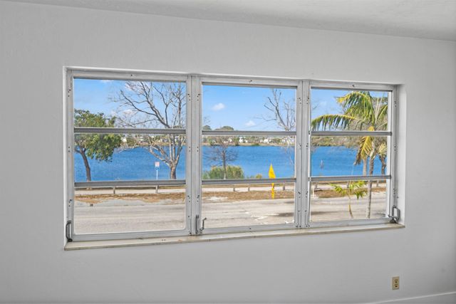 5160 Lake Osborne Drive, Lake Worth, FL 33461