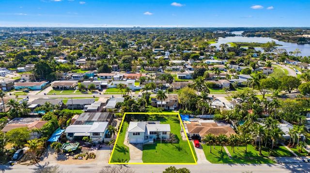 5160 Lake Osborne Drive, Lake Worth, FL 33461