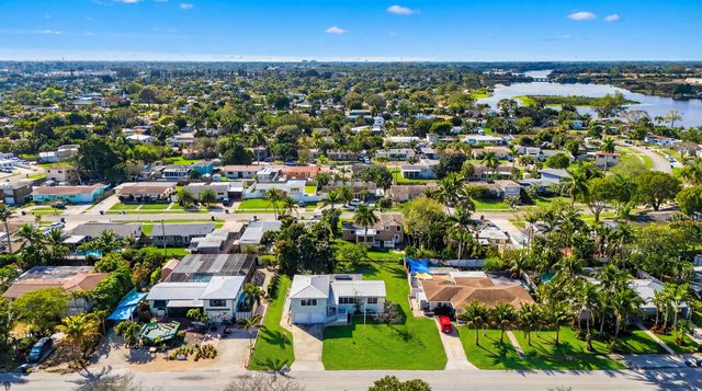 5160 Lake Osborne Drive, Lake Worth, FL 33461