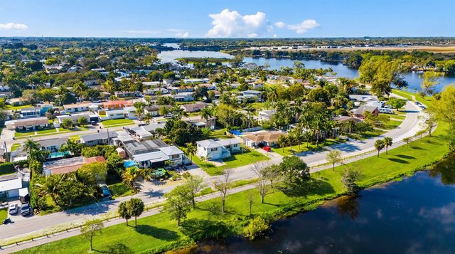 5160 Lake Osborne Drive, Lake Worth, FL 33461