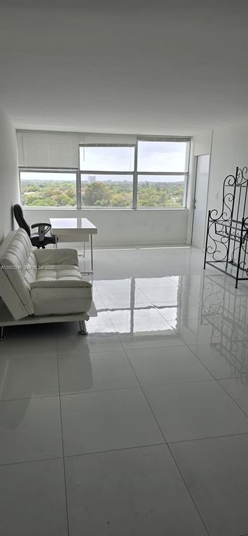 1200 NE Miami Gardens Dr 1003W, Miami, FL 33179