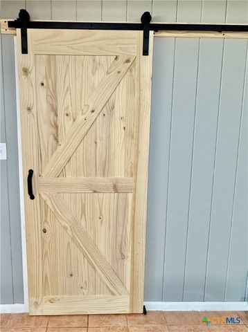 502 Flournoy Street, Edna, TX 77957