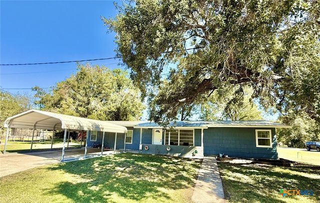 502 Flournoy Street, Edna, TX 77957