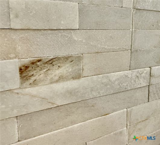 502 Flournoy Street, Edna, TX 77957